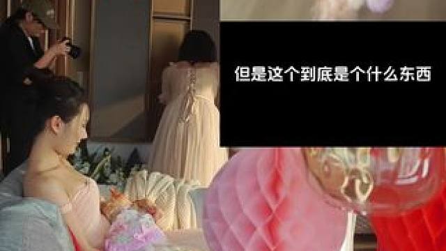 之前把相机交给伴娘，现在终于破案了，原来她拍的是小花啊 #新婚现场 #婚礼 #婚礼那天 #婚礼跟拍 