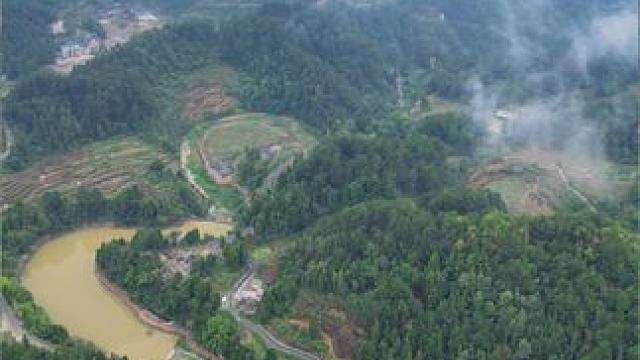 行走万里，方知家乡最美，看尽繁华，才知简单最真，人生无常，心安便是归处#抖出你的家乡 #大山深处自然