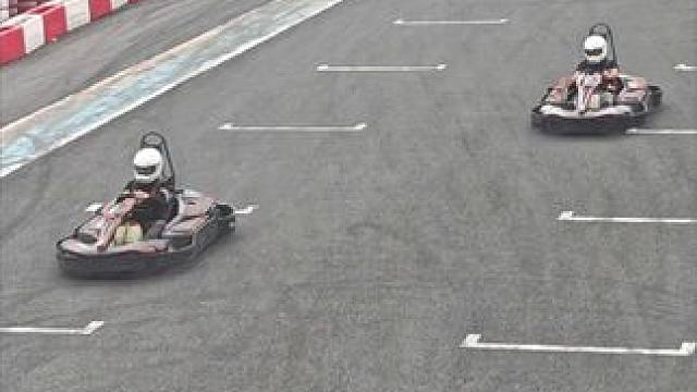 不要怂 油门踩到底 烦恼就跟不上#卡丁车 #速度与激情 #弯道快才是真的快 #国庆