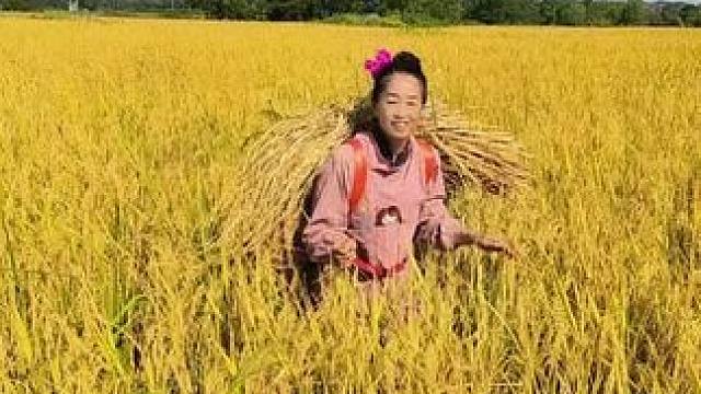 山卡卡里的农村大姐学费了开直播每天收获满满您还在恐播怕播吗 #记录真实生活 #农村生活 