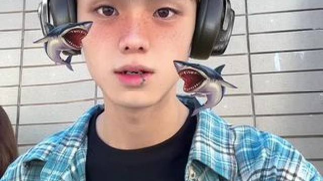 POP#大学生 #手势舞 #营业 #浅跳一下 #扭一扭