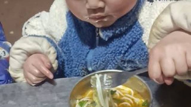 今天给孩子们煮了米线。#记录真实生活