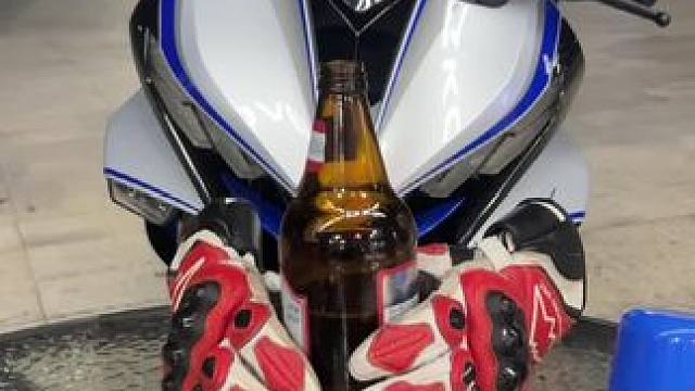 荣幸的是，至少还有你！ 快艾特那个不管不管再晚都陪你出来倾诉的冤种兄弟#703rr #每个男人都有一