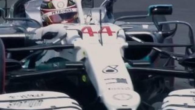 评论区留下你最喜欢的F1特殊涂装！#f1 #赛车 #汉密尔顿 #方程式赛车 #奔驰