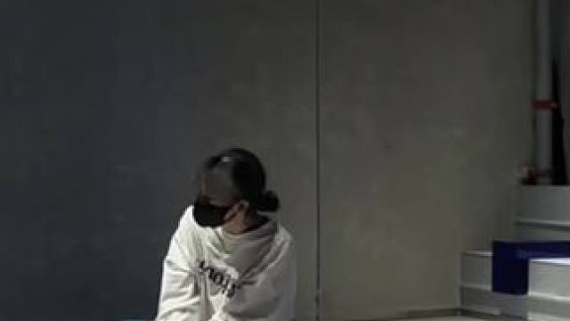 今天又是镜面抒情啦
临时借来的衣服真的太大啦☺️
#凡凡编舞 #抒情编舞 #da