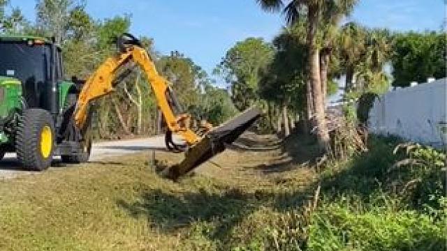 荒野大保洁之机械之美！ #解压视频 #极度舒适 #强迫症看了很享受 #超级解压超级舒适 #除草视频解