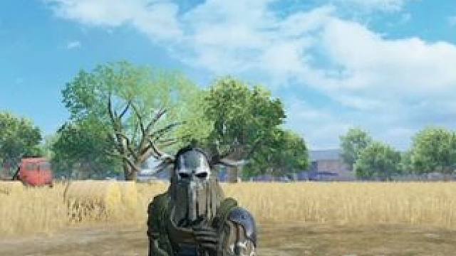 五子棋穿上树皮7甲！趴在地上起不来！ #和平精英地铁逃生 #和平精英战场进化   