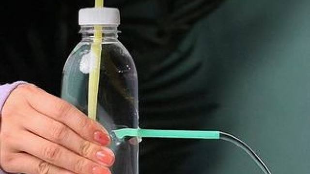 让孩子玩虚拟的手机游戏，不如让他玩这些则真实的科学小实验，在生活中增加物理化知识，在玩中提升科学思维