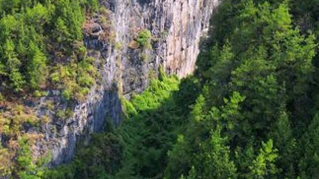 这到底是天人形成的？还是修错了公路#随拍