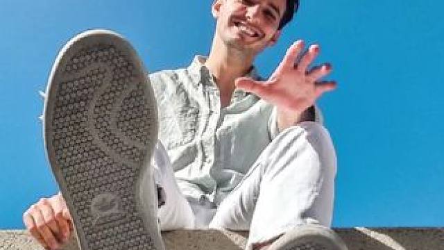 公园里创意自拍教你个拍摄小技巧#手机拍摄技巧 #日常vlog #户外拍摄 #户外照相技巧 #干货分享