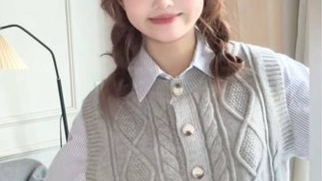 嘿嘿 #甜妹 #圆脸 #扭一扭 #元气少女 #看镜头宝宝