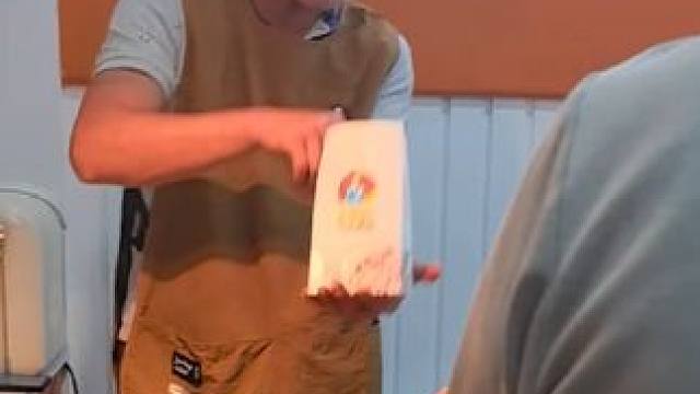 #栗子哥 #挑战 #高手在民间 ，来镇江那必须要挑战栗子哥的一抓准！