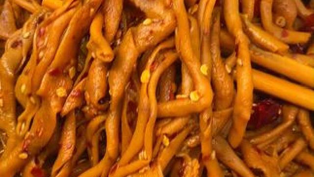 没来过湖南的也一定要试试这个湖南的香辣鸭肠，QQ弹弹的卤的特别入味#好吃到停不下来 #无辣不欢 #追