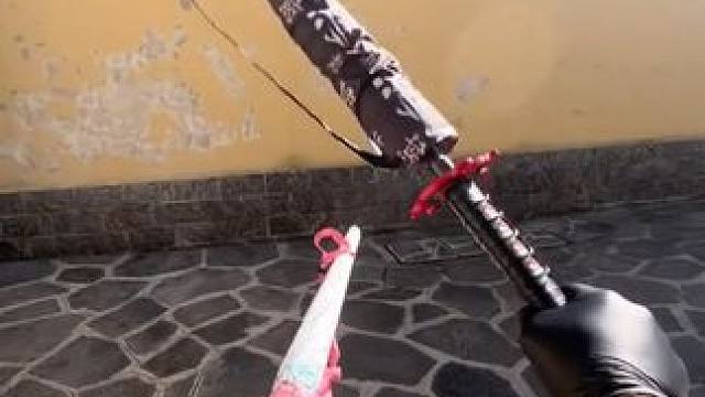 朋友：坏了，这个是真的喜欢！！！ #鬼灭之刃 #有男生会拒绝这个玩具吗 #酷炫