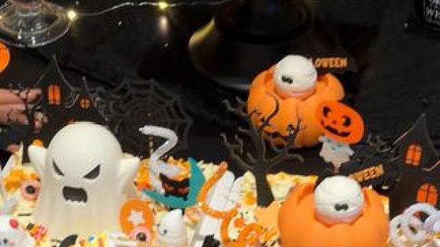 叮咚万圣节门店不知道卖什么产品的宝贝们有福了，给大家准备了一款成品巧克力，收到货可以直接填充售卖，节