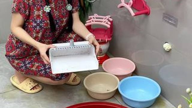 #兔耳脸盆架  可以收纳多个脸盆，家里的鞋刷都可以挂上去，还不占空间#免打孔  #小兔脸盆置物架