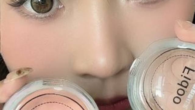 又可以当眼影又可以当修容，秋冬氛围感就靠这两块了！#腮红 #平价彩妆 #画腮红技巧