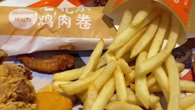 团购两个全家桶99米，可分两次使用#美味基 #团购 #炸鸡汉堡 #炸鸡 #艾特你的饭搭子请你吃