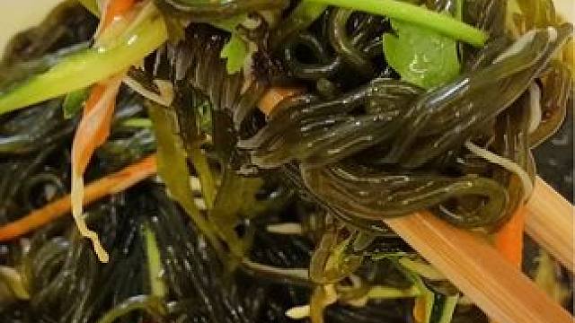 一份只有16大卡的低卡博士海带面，免煮免泡还不用洗碗#海带面 #好吃没压力 #速食美食