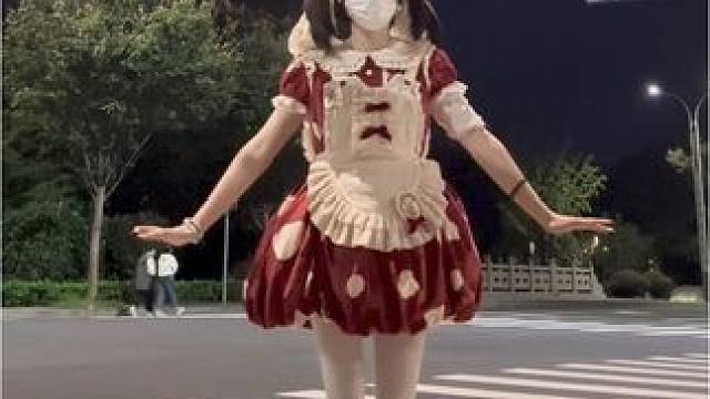 一只负伤蘑菇～  
#浅跳一下 #康复运动 #这才是甜妹该跳的舞 #lolita