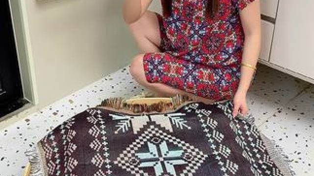 #拖鞋架  卫生间的拖鞋一定要用这个吸盘花朵拖鞋架子挂起来，不仅节省空间，拿取也很方便，打扫卫生也很