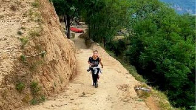 柴米油盐，人间烟火，真实的农村，现实的生活。农村虽没有城市的繁华，却有熟悉的味道和童年所有的回忆。#