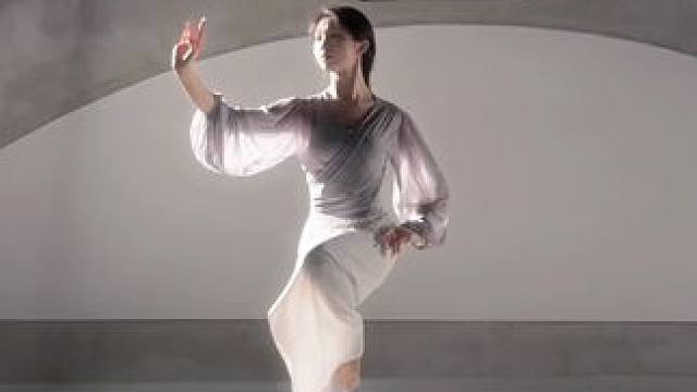 好像多年之后你依然执着 