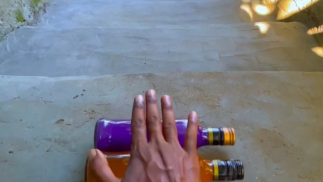 楼梯滚瓶子爆破解压时刻