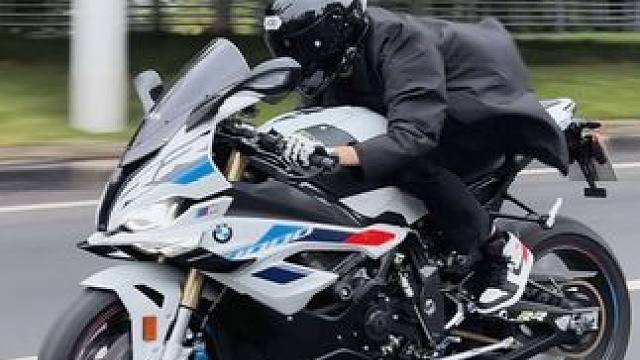 终于轮到我用这个音乐啦#机车 #s1000rrm