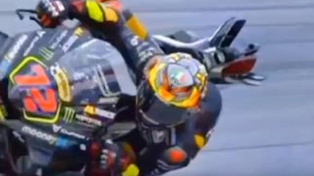 #motogp #滑胎过弯 #压弯 #危险动作请勿模仿 #摩托车比赛