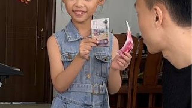 我竟然没能学会女儿教我的动作#搞笑家庭欢乐多 #漏风的小棉袄 #坑妈