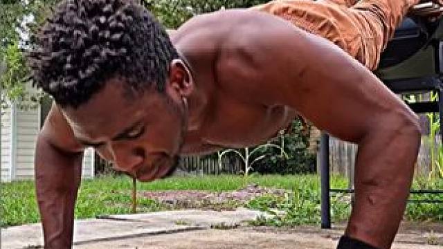 练胆子还是练核心？#健身 #日常训练 #核心力量