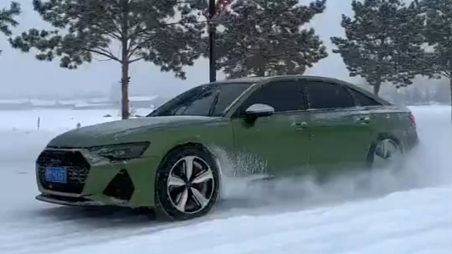 奥迪在雪里都这么稳