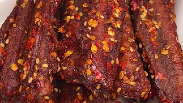 一口下去嚼劲十足，爆辣过瘾，卤的特别入味#好吃到停不下来 #妈呀太香了 #无辣不欢