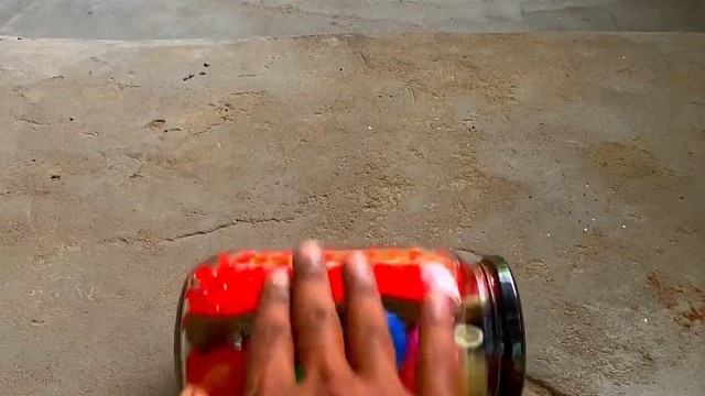 楼梯滚瓶子爆破解压时刻