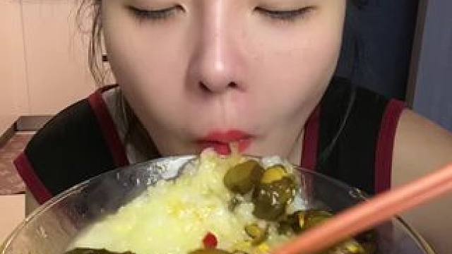 #哪些美食可以拯救没有食欲的日子 #谁懂这个视频对吃货的杀伤力 #多吃一口长肉少吃一口又不瘦 #深夜