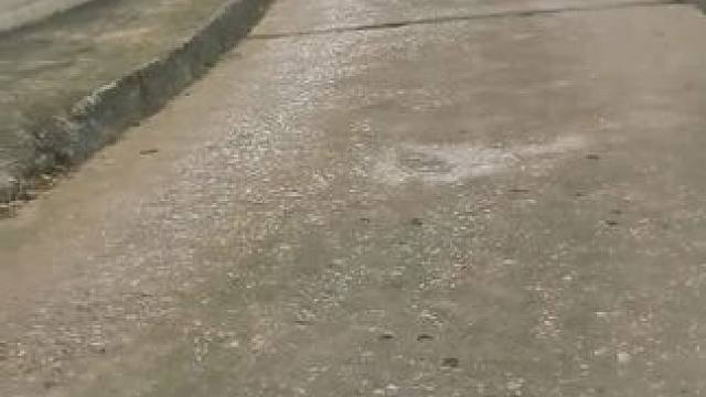 #山卡卡的农村人 #走在乡间的小路上回忆童年时光 #真实的乡村生活是这样的