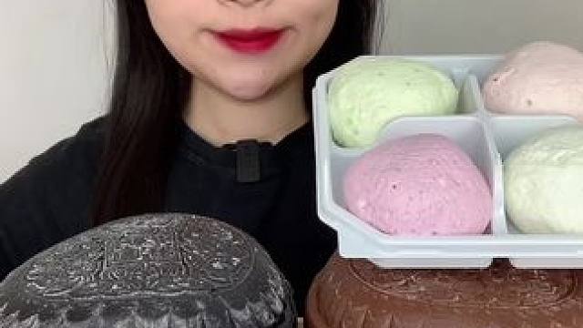 #冰皮月饼 里面加了拉丝麻薯 后面没录上…#英科pvc手套 食品级pvc材质 防水防油结实耐用 剥虾