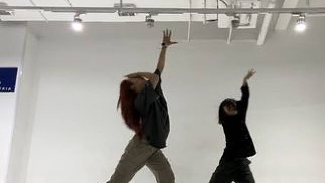 喜欢这首歌和这首歌的所有编舞 #古月编舞 #飞现编舞 #翻跳 #日常练舞记录