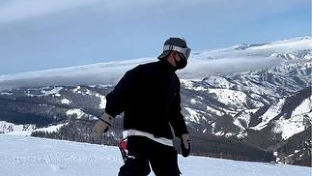 努力或许不会成功 但坚持和专注就是奖励#滑雪 #单板滑雪 #单板平花