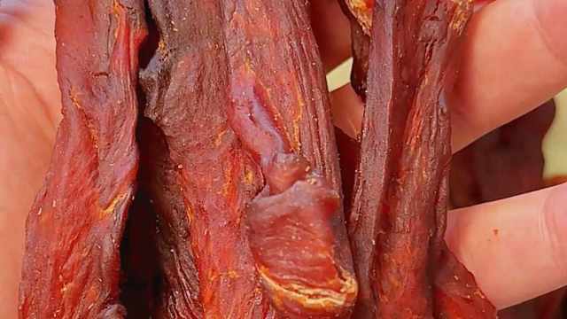 没想到看起来平平无奇的鸡肉干，这么解馋！#鸡肉干 #鸡胸肉干 #零食 