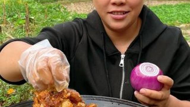 今天炖一锅香辣美味的酱大骨 #美食 #酱大骨 #大口吃肉 #美食分享