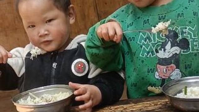 今天炒了肉丝洋芋丝炒饭。#记录真实生活