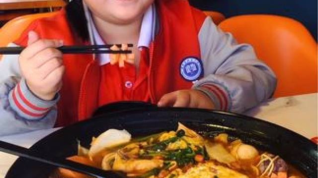 接闺女放学#开个小灶 #麻辣烫
#好好吃饭好好生活 #香啊