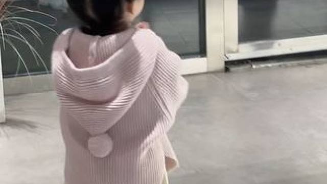 跟风最成功的一次✌粉粉嫩嫩毛衣小外套 #萌娃穿搭 #童装 #生女儿就是用来打扮的 #穿搭 #秋装新款