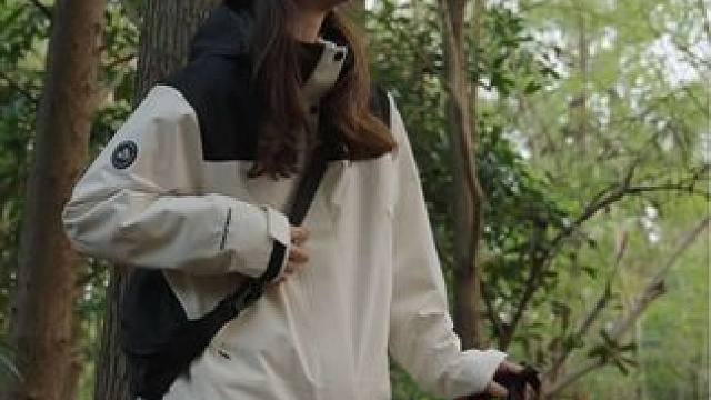 少与人纠缠，多看大自然。 #成毅 #秋冬新款 #拥有了成毅淡转浓穿搭 #伯希和冲锋衣