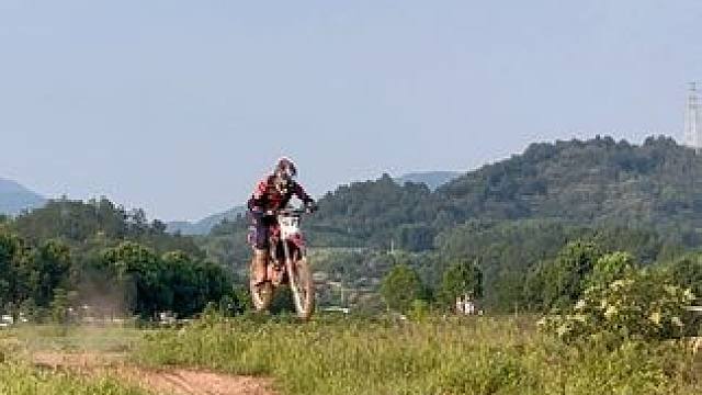 如果你也是摩托车爱好者，欢迎你来义乌国际赛车公园巨龙机车越野基地#义乌 #摩托车 #是时候展现真正的