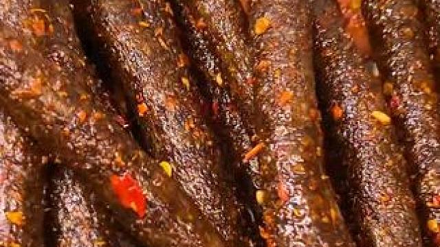 吃起来麻麻辣辣的，一口下去满嘴爆汁，嚼劲十足，太上头了#好吃到停不下来 #无辣不欢 #妈呀太香了