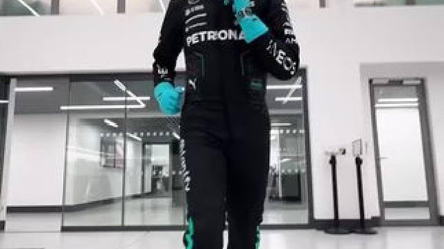 进站 进站 进站……#专业车手 #F1 #弯道快才是真的快 #专业车手 #现场直击