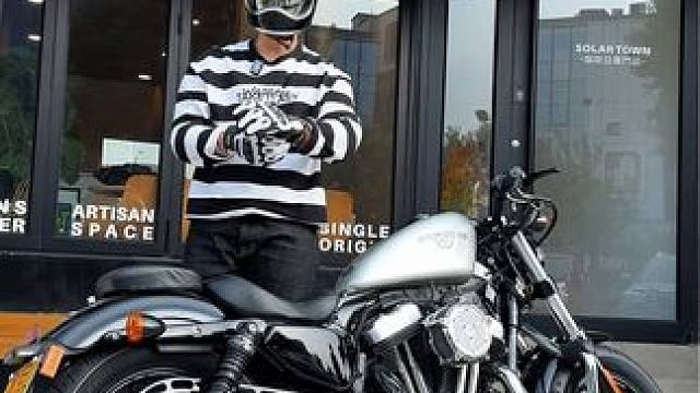 一共才13年，封车是不存在的 #哈雷X48 #巡航车 #骑行手套 #机车装备 #冬季骑行手套